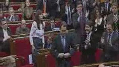 Mas, nuevo presidente de Cataluña gracias a la abstención del PSC