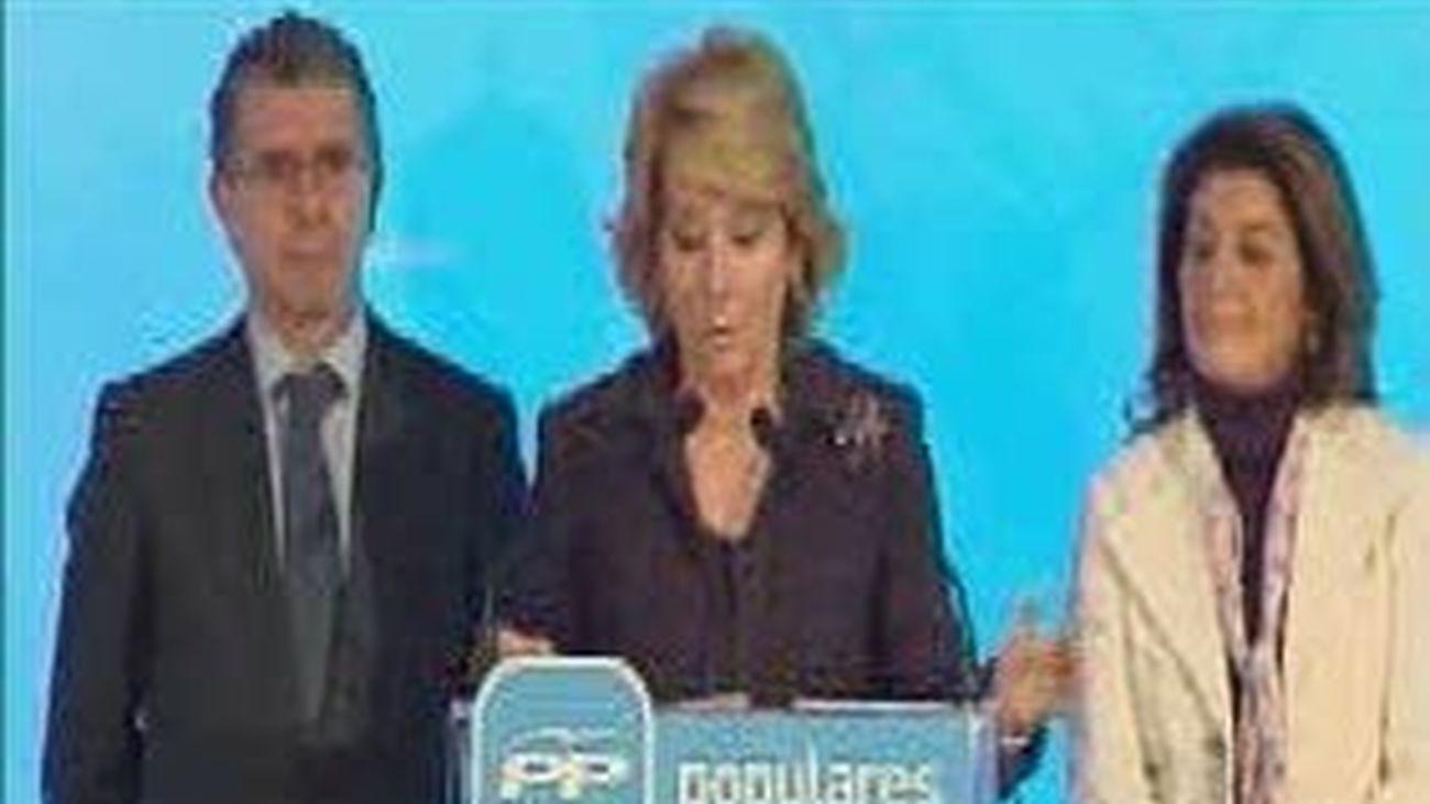 Aguirre critica que "los errores" de Zapatero  obliguen a subir un 9,8% la factura de la luz