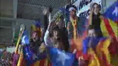 Mas presume de un Govern que traspasa las "fronteras de los partidos"