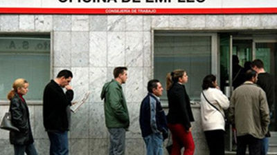 El Gobierno eleva cinco décimas la previsión de paro de este año, hasta el 19,8%