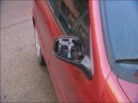 Coches destrozados en la Colonia de los Taxistas