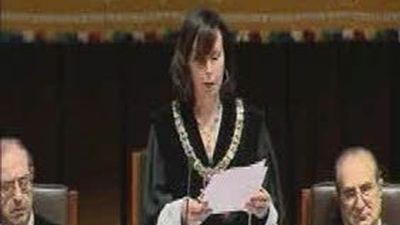 La presidenta del Tribunal Constitucional abronca a los diputados y pide un nuevo sistema de elección