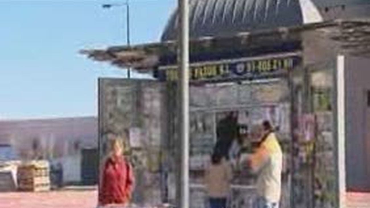 Muere un repartidor de prensa en Parla tras caer después de que le roben la furgoneta