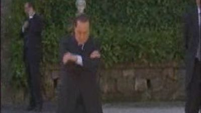 Berlusconi anuncia en televisión que tiene novia