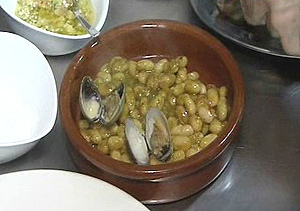 Cazuela de rape con almejas