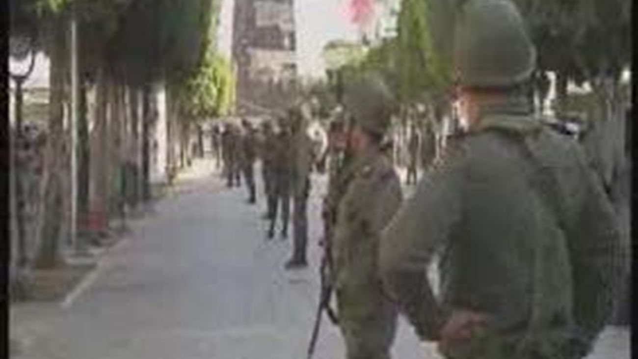 Ghannouchi promete dejar la política tunecina