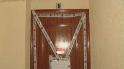 Aparece muerto en su casa de Moratalaz un hombre de 72 años con signos de violencia