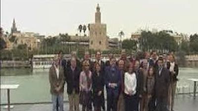 El PSOE adoctrina a sus cargos y liga el resultado de elecciones a las reformas