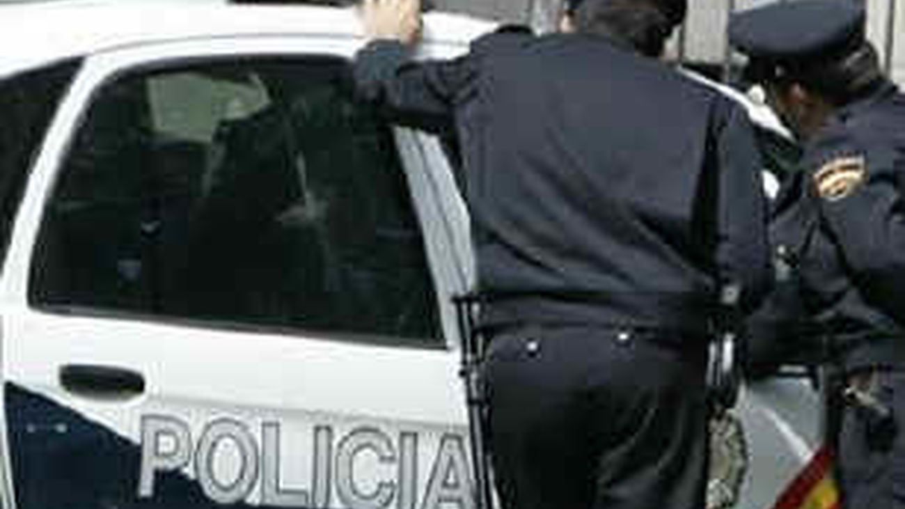 Policia detiene