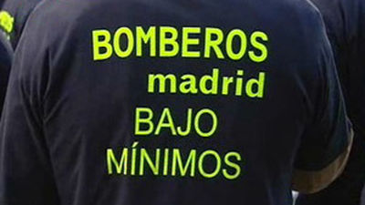 Los bomberos cumplen los servicios mínimos en su primer día de huelga