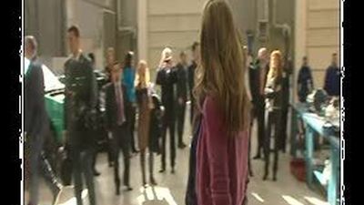 La princesa Letizia muestra apoyo a la Formación Profesional con visita a un centro de formación de mecánicos