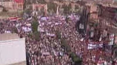 Decenas de miles de yemeníes piden la dimisión de su presidente