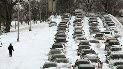 La supertormenta obliga a cancelar 12.000 vuelos en EEUU y paraliza Chicago