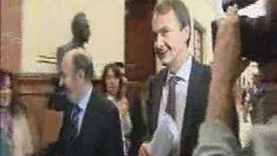 La revista de Alfonso Guerra aboga por suspender las Autonomías