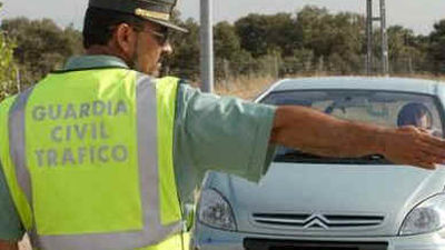 Detenido un kamikaze "borracho" por circular y chocar contra otro coche en la M-40
