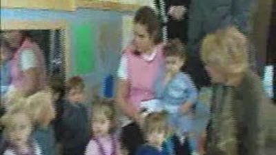 Aguirre inaugura un centro de recursos juveniles y una escuela infantil en Griñón