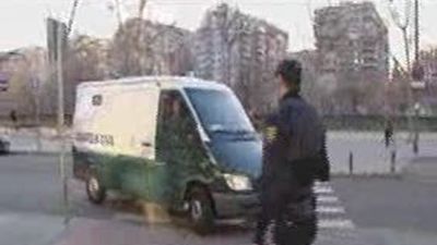 El parricida que mató a su madre de un botellazo  se niega a declarar en el juicio