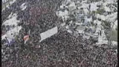 Tahrir vuelve a ser escenario de otra masiva manifestación pidiendo la marcha de Mubarak