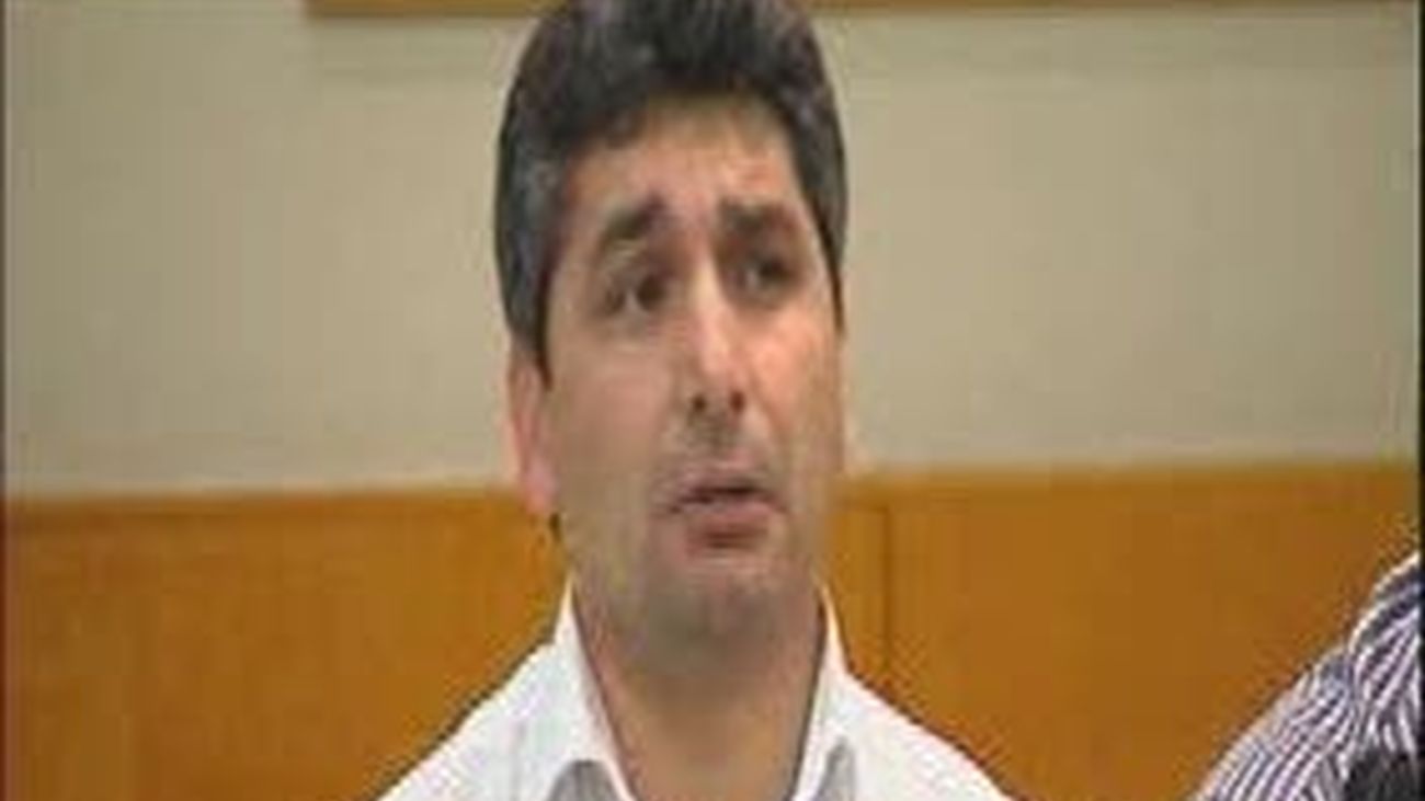 El padre de Mari Luz asegura que no recurrirá la sentencia porque quiere recuperar su vida