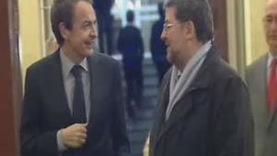 Zapatero niega que haya cambiado su política pese a alargar la vida de las centrales nucleares