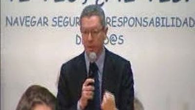 Gallardón presenta una iniciativa para proteger a la infancia y la juventud en el uso de las redes sociales