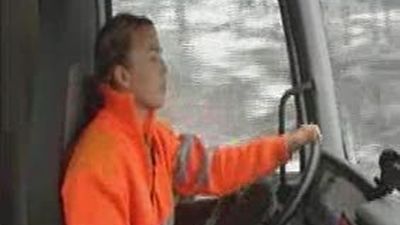 Tercer día de alerta en la sierra de Madrid con nieve sobre los 700 metros y fuertes rachas de viento