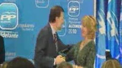 Aguirre se deshace en elogios a Rajoy y pide ser proclamada candidata pronto