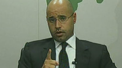 El hijo de Gadafi comparece ante un juez por primera vez desde su detención