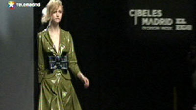 Teresa Helbig reinventa el charol en Cibeles