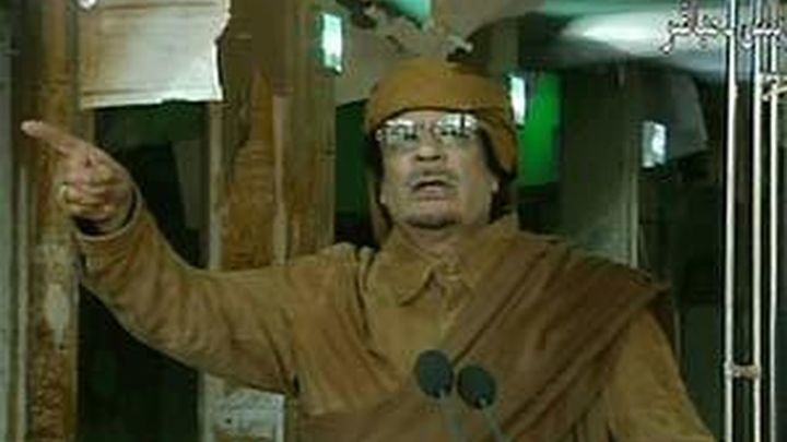 Gadafi dice que no abandonará el poder y que está dispuesto a morir en Libia