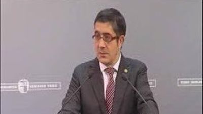 Patxi López exige a Sortu que reclame la desaparición definitiva de ETA