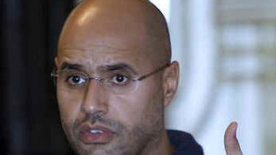 El hijo de Gadafi espera alcanzar un alto el fuego con los "terroristas"