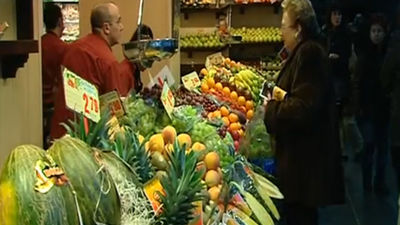 Carrefour descuenta el IVA de más de 4.000 productos a los mayores de 65 años