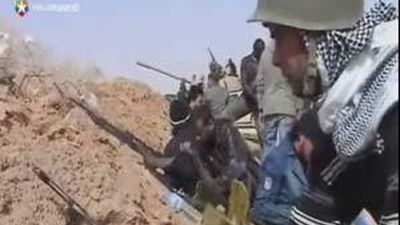 Rebeldes piden ataques aéreos selectivos contra Gadafi, que amenaza con miles de muertos