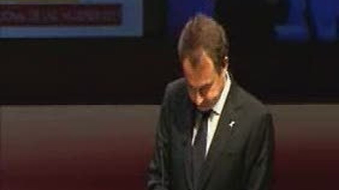 Zapatero insta a los hombres a rebelarse frente al machismo intolerable