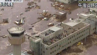 El tsunami avanza debilitado por el Pacífico, tras arrasar costa japonesa