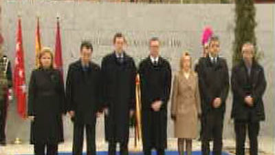 Familiares,  amigos y políticos recuerdan a las víctimas del 11-M en El Pozo y en la estación de Atocha