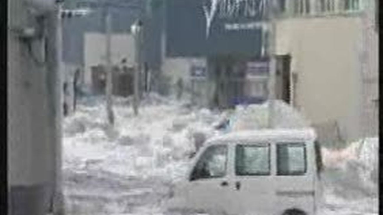 Nuevas imágenes del tsunami que llegó a 5 km tierra adentro