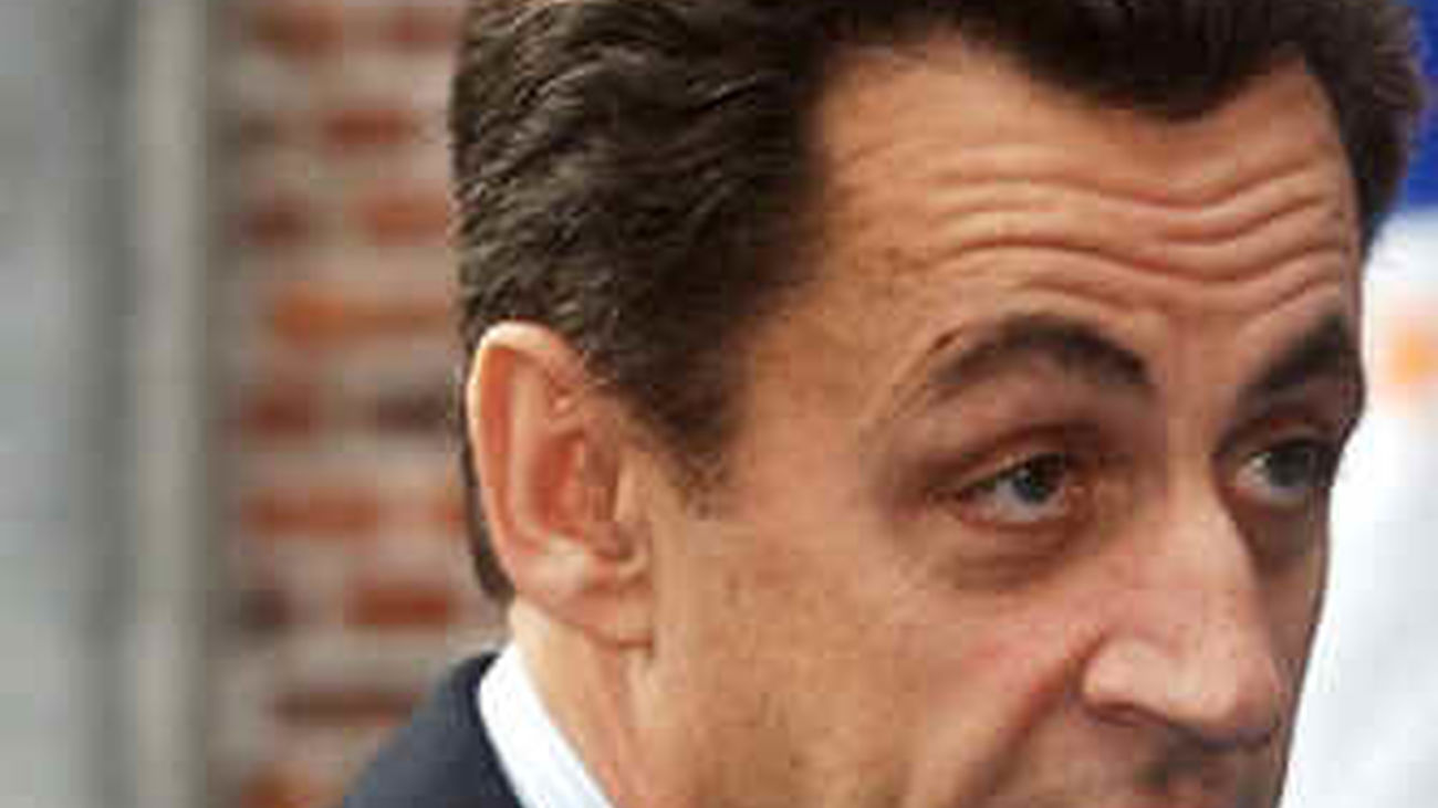 Sarkozy: "nuestros aviones ya evitan los ataques" del ejército libio