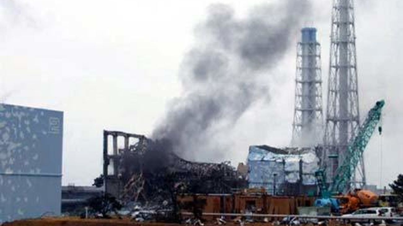 carr-humo-fukushima.jpg