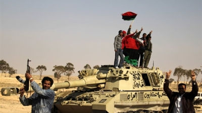Los rebeldes libios anuncian la "liberación total" de Sirte, ciudad natal de Gadafi