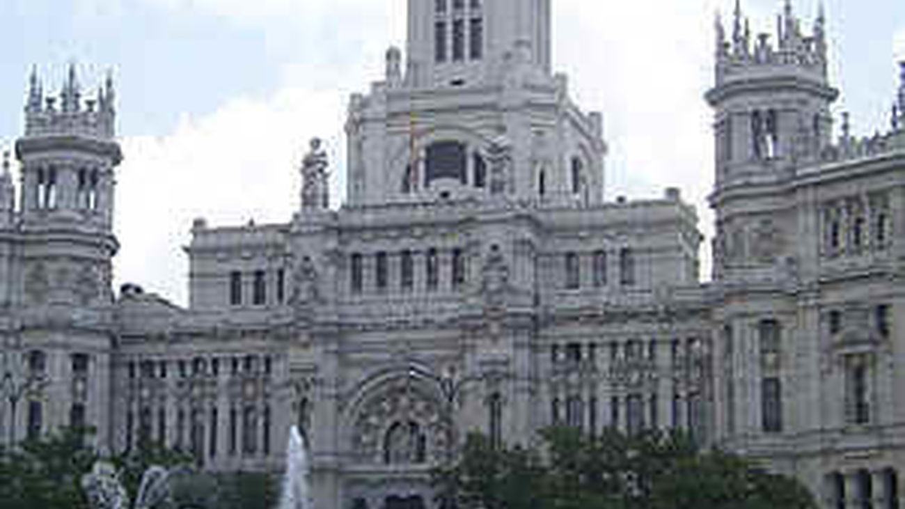 El remodelado Palacio de Cibeles abre sus puertas a los  ciudadanos este domingo con tres exposiciones fotográficas