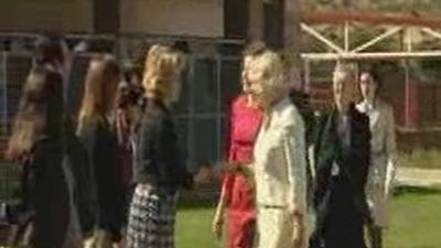 La duquesa de Cornualles visita la Fundación Once del Perro Guía