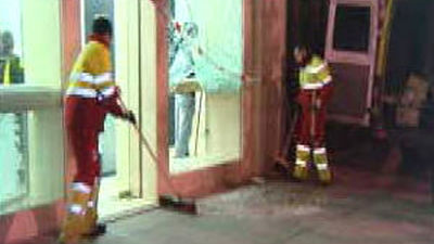 Detenidos 4 jóvenes acusados de 23 alunizajes en la Milla de Oro y en concesionarios