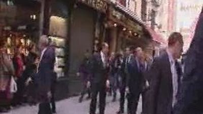 La Plaza Mayor se convierte en un improvisado 'Buckingham  Palace'