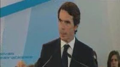 Aznar: la "deslealtad" de Zapatero a España en la negociación con ETA tiene "responsabilidad máxima"