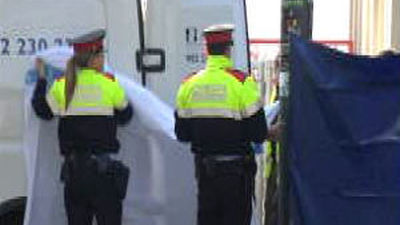 Muere un vigilante de estación de tren en Castelldefels al enfrentarse a un pasajero violento