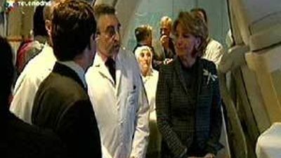 Aguirre visita la nueva Unidad de Neurorradiología del Hospital Nuestra Señora del Rosario