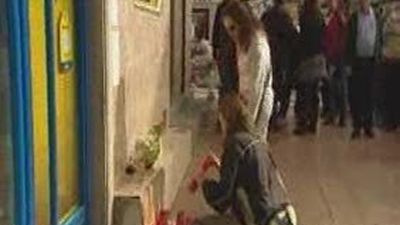 La policía busca al hombre que acabó con la vida de la joven lotera Elena Sanz, en Móstoles