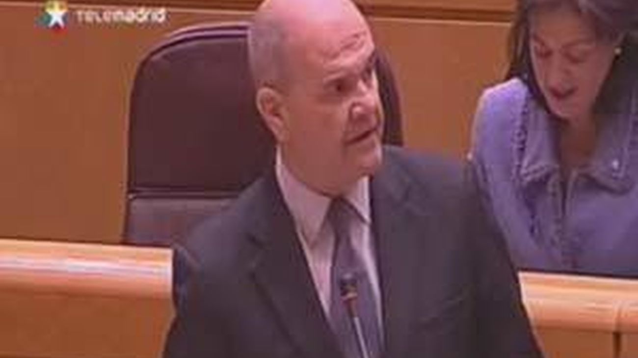 Rubalcaba defiende a Chaves: "Es un catálogo de infundios del PP"